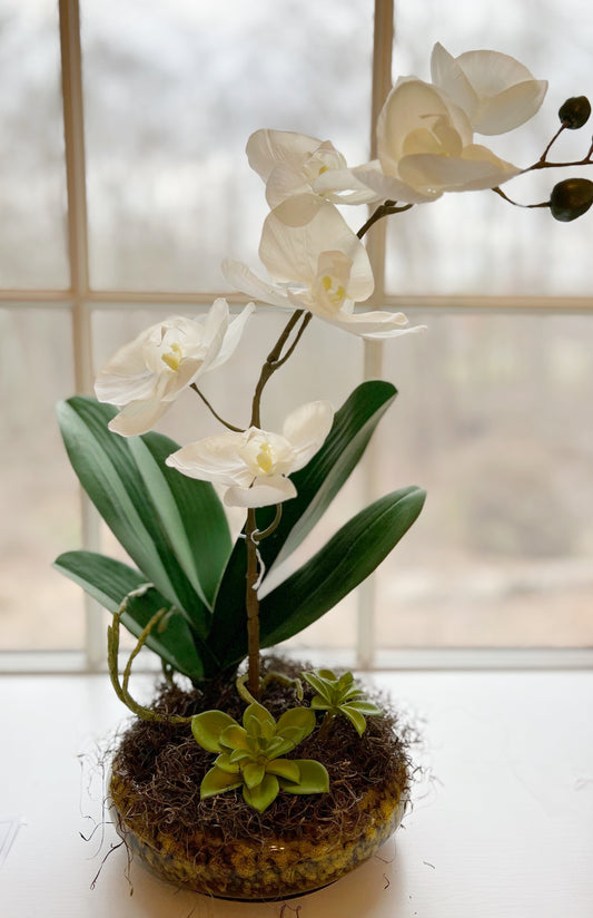 The Benefits of Silk Flower Arrangements Over Fresh Blooms