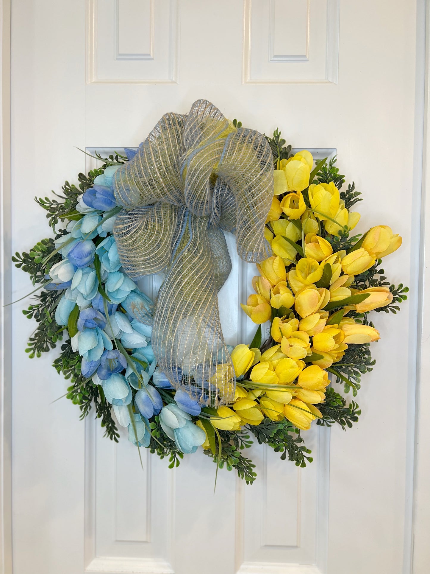 18" Blue and Yellow Tulips Wreath
