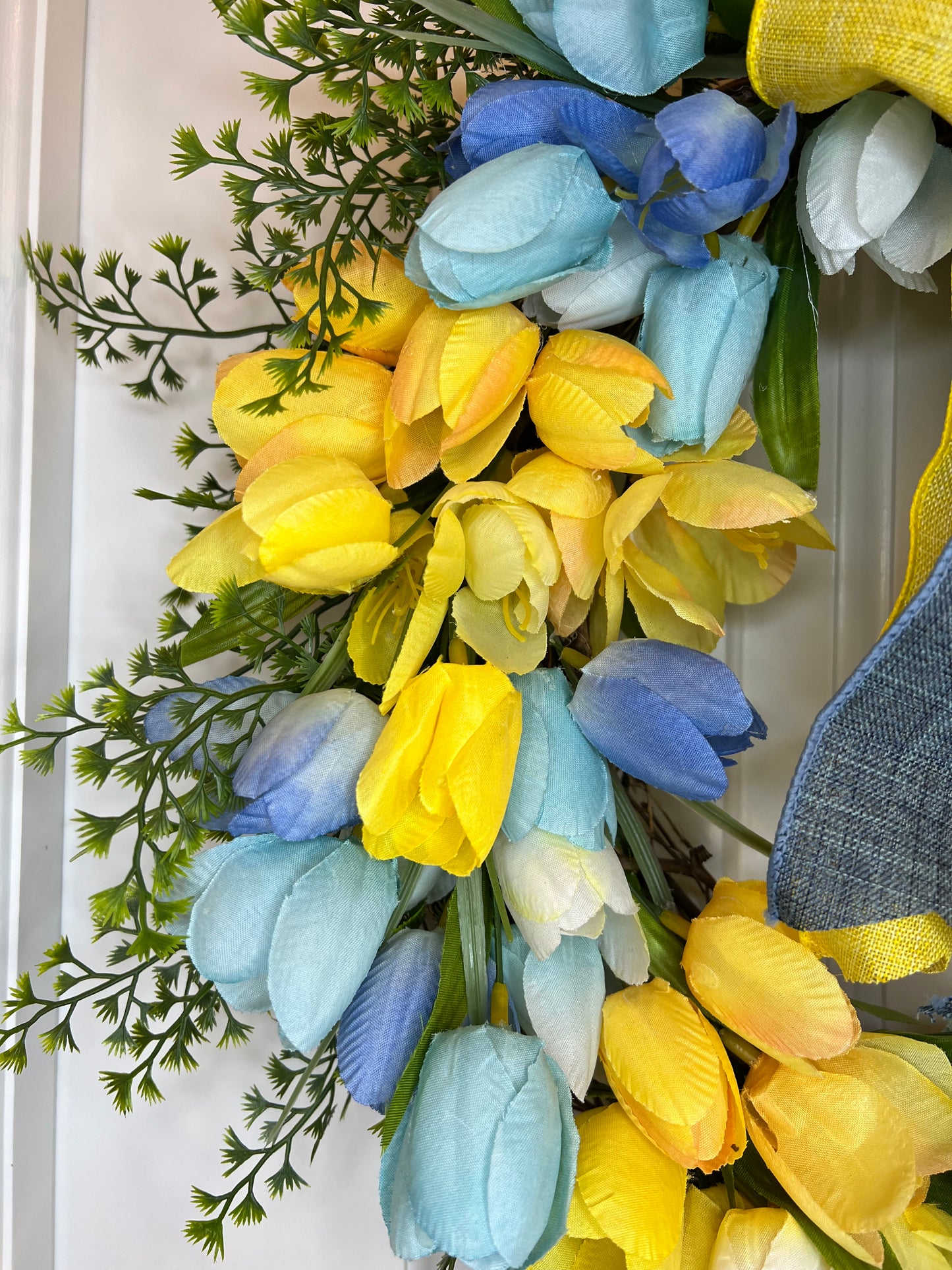 18" Tulips & Fern Wreath