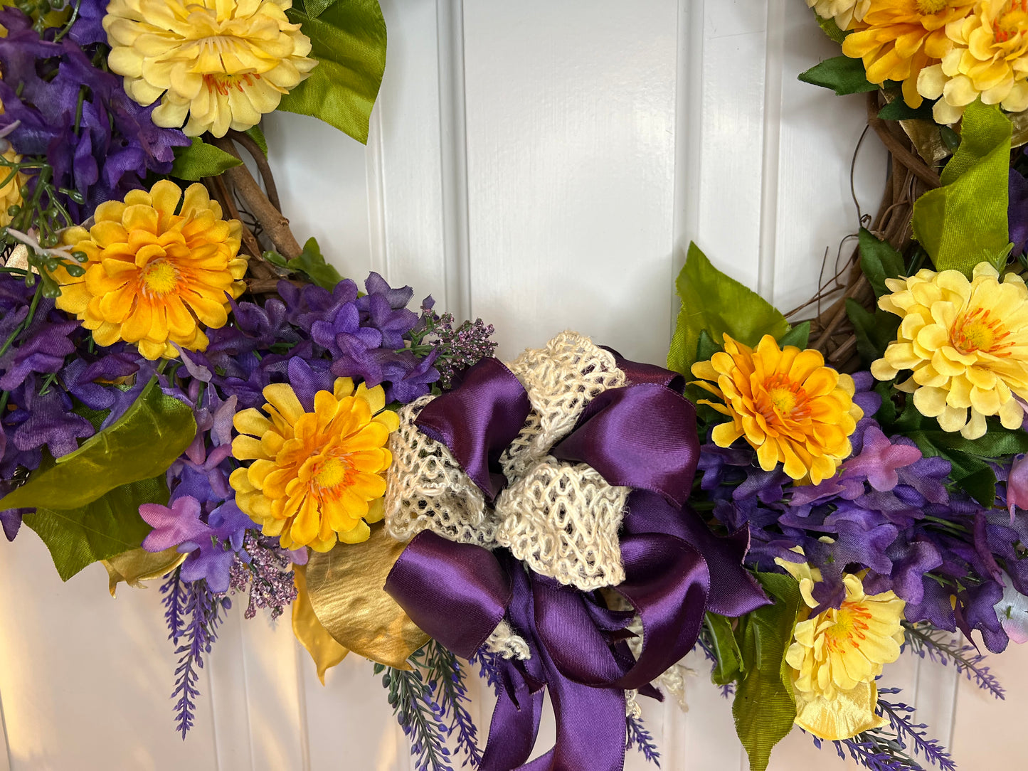 22" Lilacs & Mums Wreath